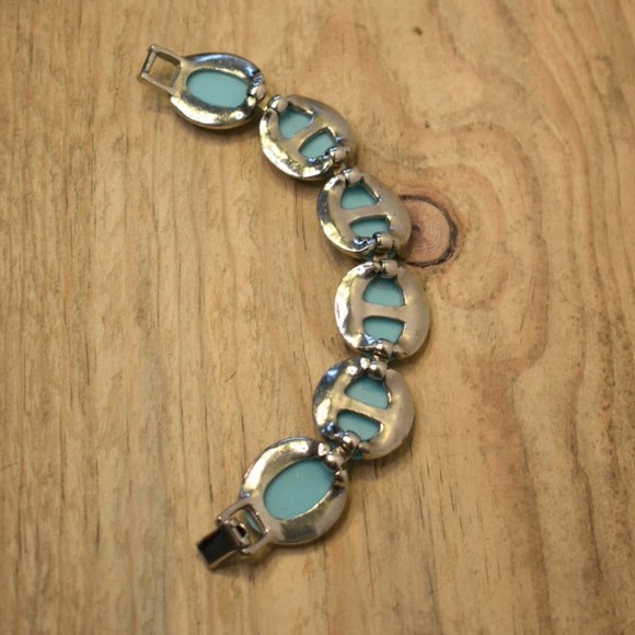Vintage Faux Turquoise and Silver Plate Chunky Bracelet - Picture 2 of 6